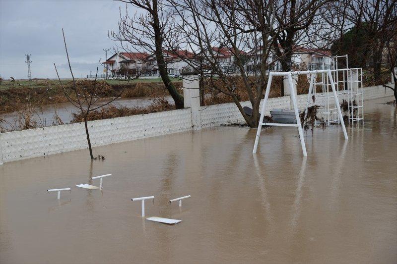 Edirne'yi vuran sel hayatı olumsuz etkiledi