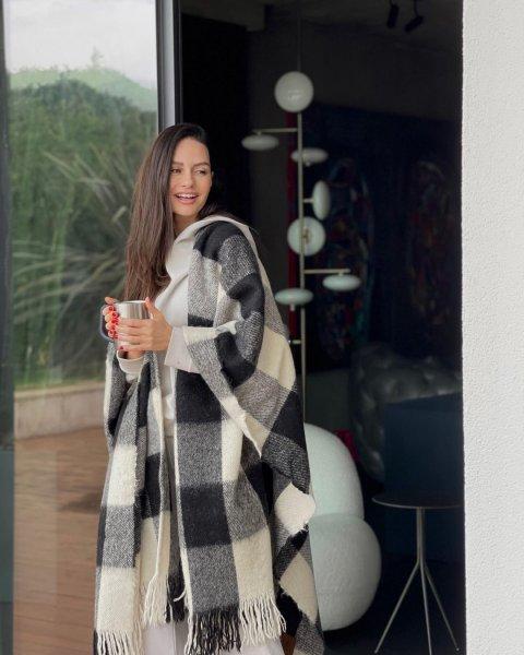 Yasemin Özilhan'ın sosyal medyayı sallayan pozları