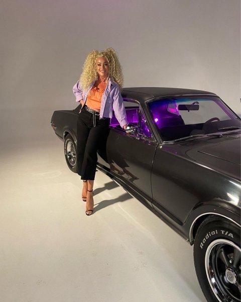 Yeliz Yeşilmen zor günleri geride bıraktı