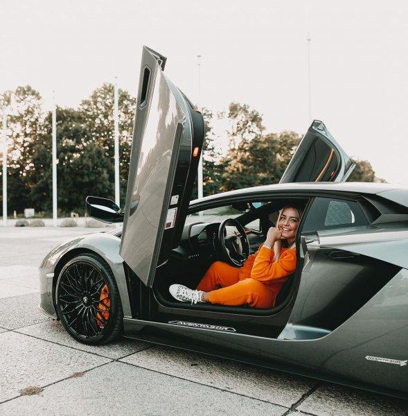 Survivor yarışmacısı Aycan Yanaç'ın beğenilen paylaşımları