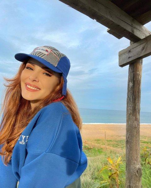 Mine Tugay nefes kesen kareleriyle dikkat çekiyor