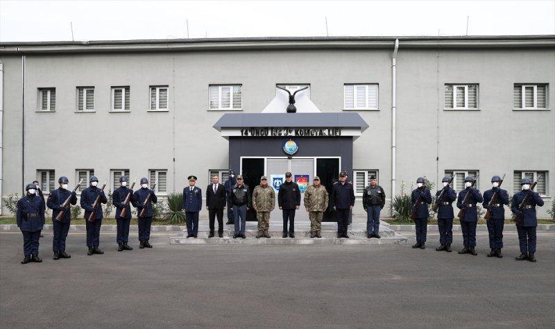 Bakan Hulusi Akar'dan 14. İnsansız Uçak Sistemleri Üs Komutanlığı'na ziyaret