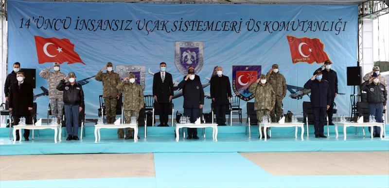 Bakan Hulusi Akar'dan 14. İnsansız Uçak Sistemleri Üs Komutanlığı'na ziyaret