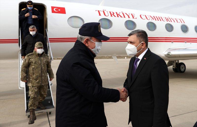 Bakan Hulusi Akar'dan 14. İnsansız Uçak Sistemleri Üs Komutanlığı'na ziyaret