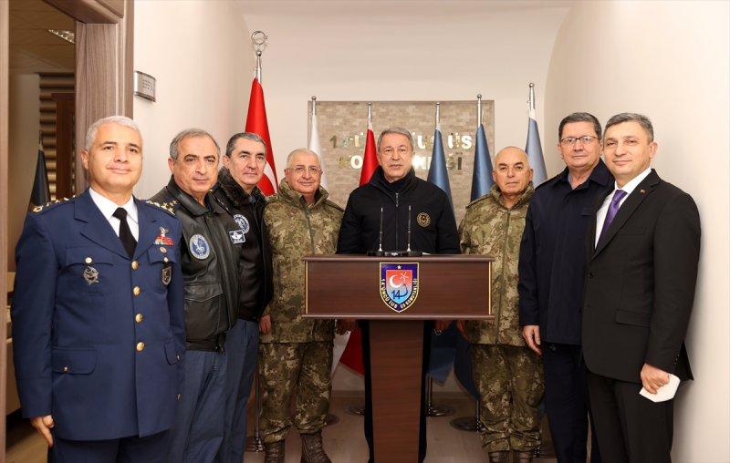 Bakan Hulusi Akar'dan 14. İnsansız Uçak Sistemleri Üs Komutanlığı'na ziyaret