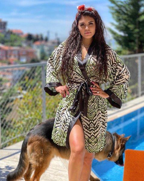 Ebru Polat fotoğraflarıyla mest ediyor