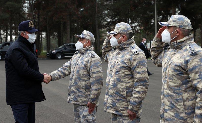 Bakan Hulusi Akar'dan 14. İnsansız Uçak Sistemleri Üs Komutanlığı'na ziyaret