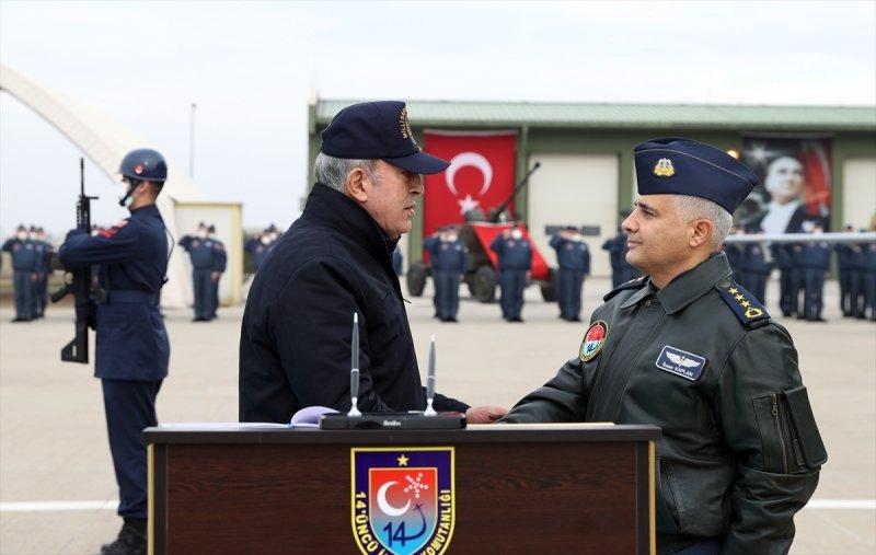 Bakan Hulusi Akar'dan 14. İnsansız Uçak Sistemleri Üs Komutanlığı'na ziyaret