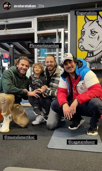 Çağatay Ulusoy sık sık imaj değiştiriyor