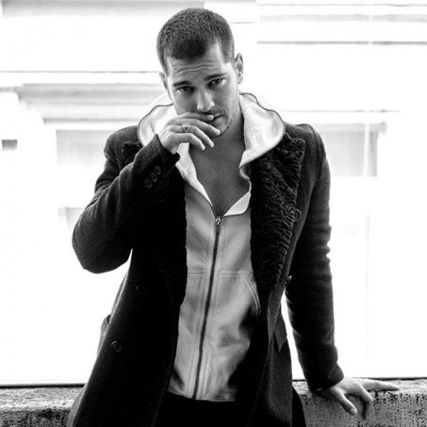 Çağatay Ulusoy sık sık imaj değiştiriyor