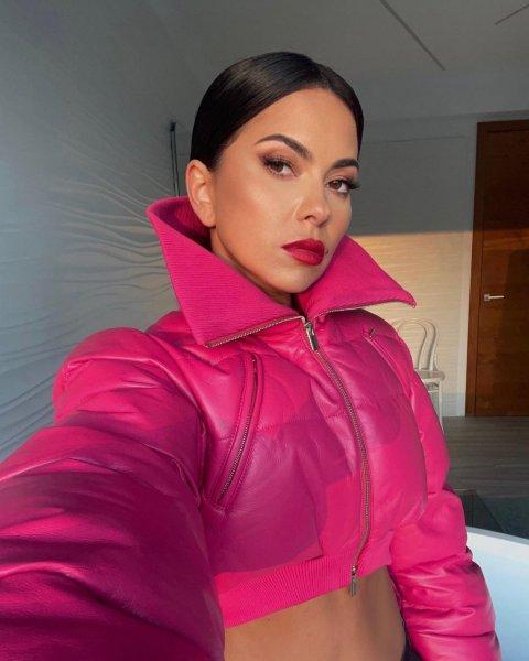 Dünya yıldızı Inna fotoğraflarıyla büyük beğeni topluyor