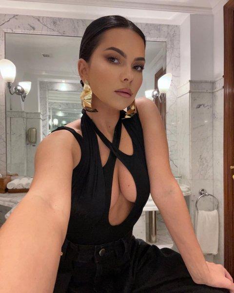 Dünya yıldızı Inna fotoğraflarıyla büyük beğeni topluyor