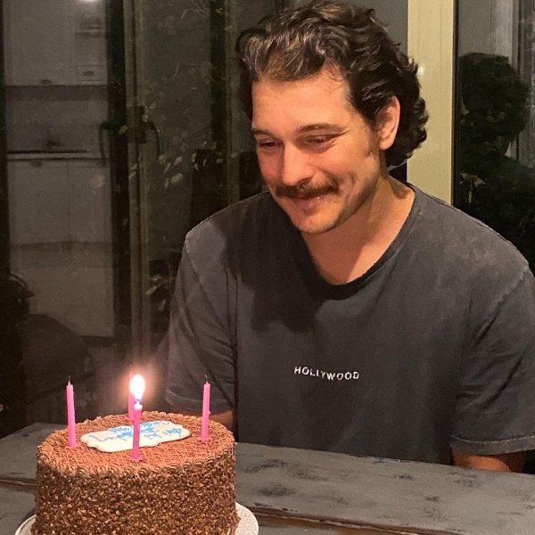 Çağatay Ulusoy sık sık imaj değiştiriyor