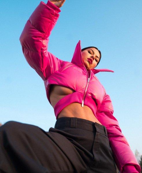 Dünya yıldızı Inna fotoğraflarıyla büyük beğeni topluyor