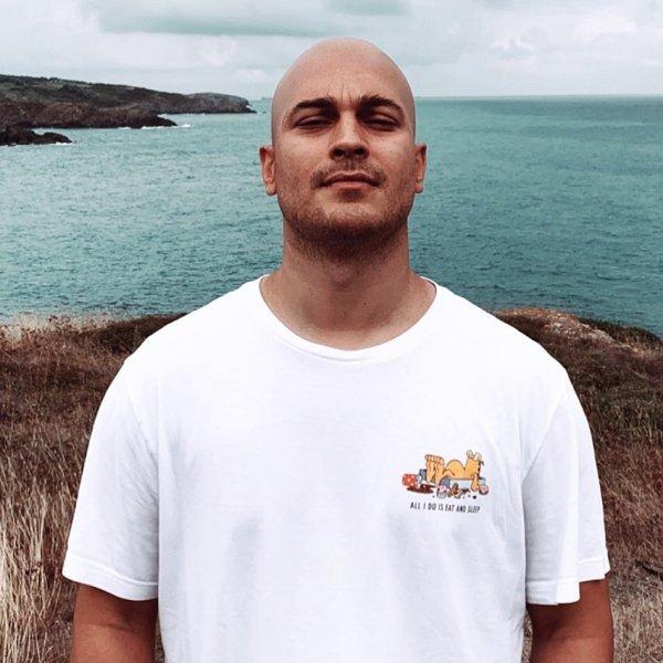 Çağatay Ulusoy sık sık imaj değiştiriyor