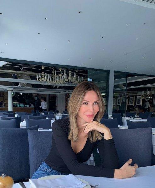 Güzel fiziği ile dikkat çeken Demet Şener'in paylaşımları