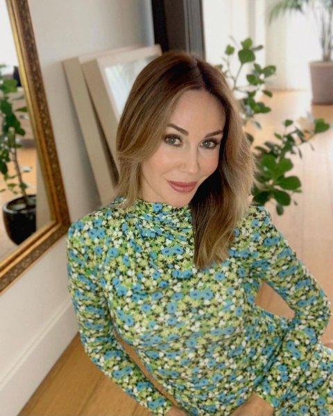 Güzel fiziği ile dikkat çeken Demet Şener'in paylaşımları