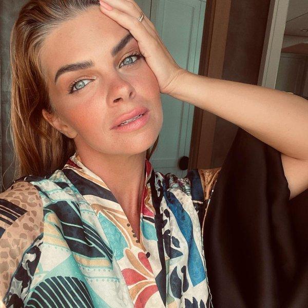 Pelin Karahan fit görüntüsüyle dikkat çekiyor