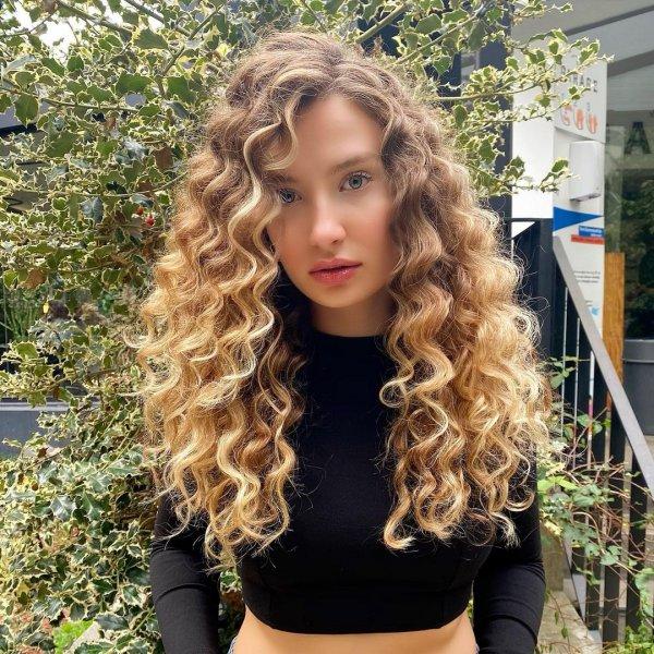 Son zamanların parlayan sesi Irmak Arıcı'nın kareleri