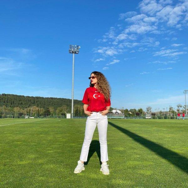 Son zamanların parlayan sesi Irmak Arıcı'nın kareleri