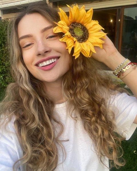 Son zamanların parlayan sesi Irmak Arıcı'nın kareleri