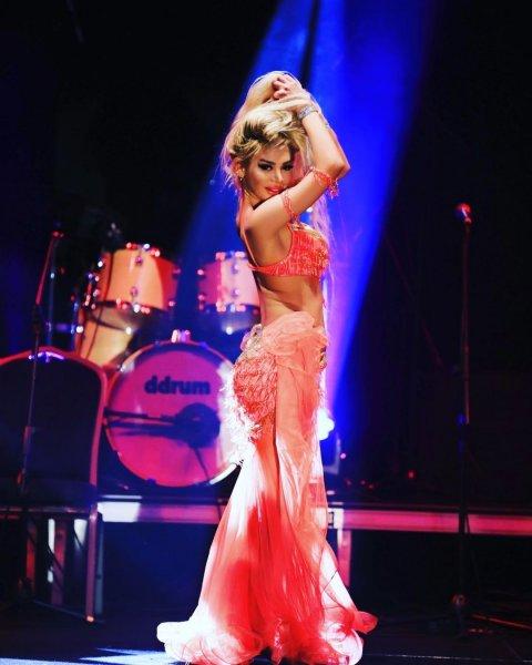 Oryantal Didem'den iddialı pozlar