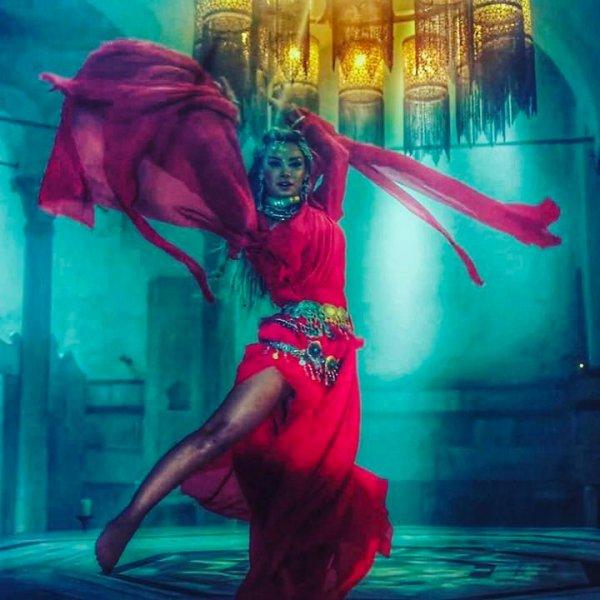 Oryantal Didem'den iddialı pozlar