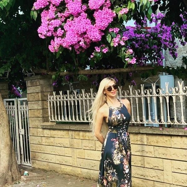 Oryantal Didem'den iddialı pozlar