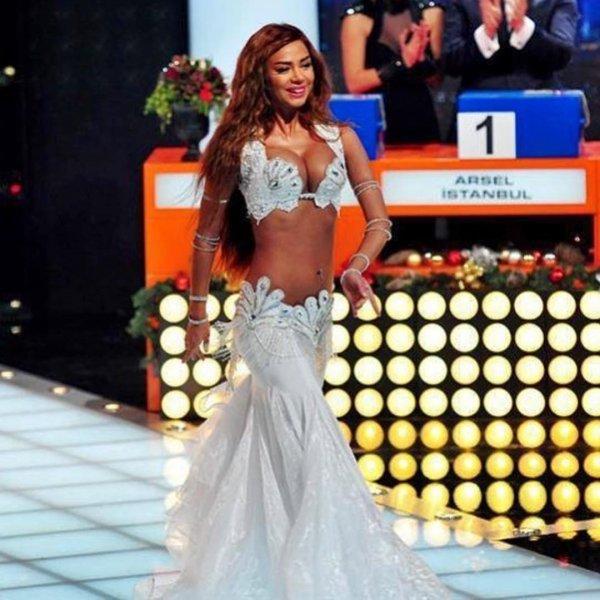 Oryantal Didem'den iddialı pozlar