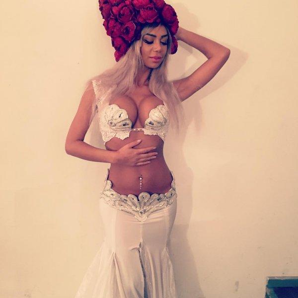 Oryantal Didem'den iddialı pozlar