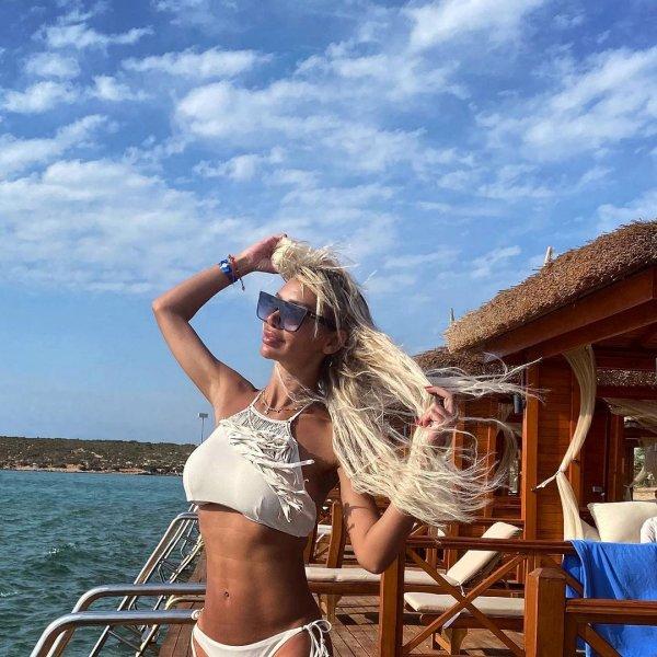 Oryantal Didem'den iddialı pozlar