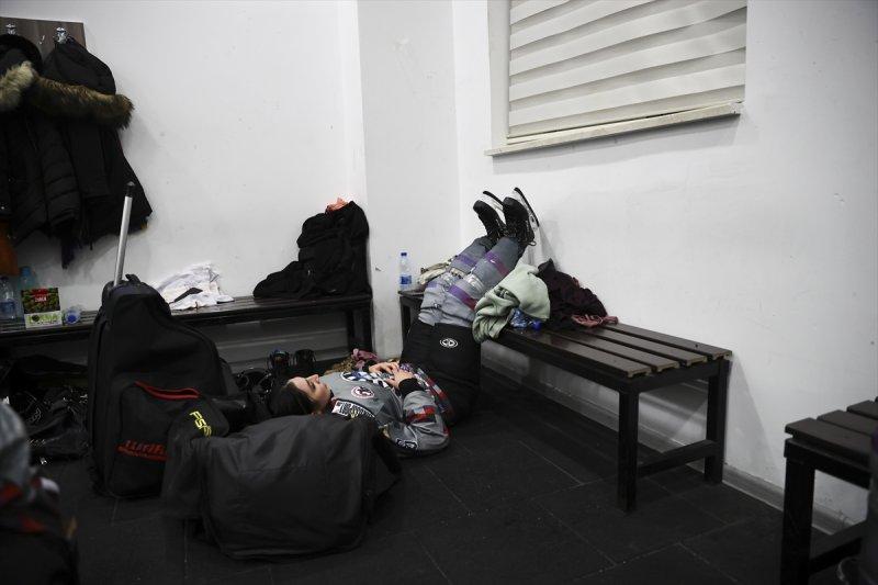 Gümüş Patenler Kadın Buz Hokeyi Takımı oyuncuları, tabuları yıkmak istiyor