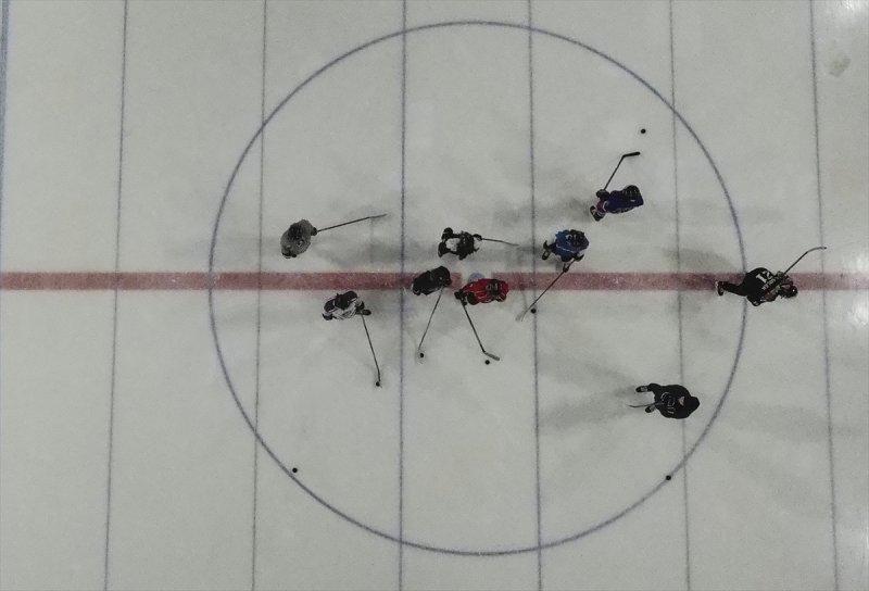 Gümüş Patenler Kadın Buz Hokeyi Takımı oyuncuları, tabuları yıkmak istiyor