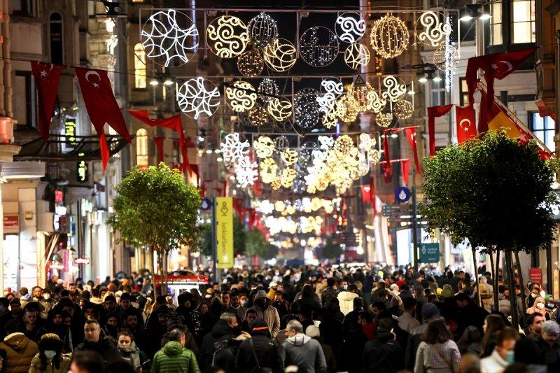 İstanbul'da yılbaşı hazırlıkları devam ediyor