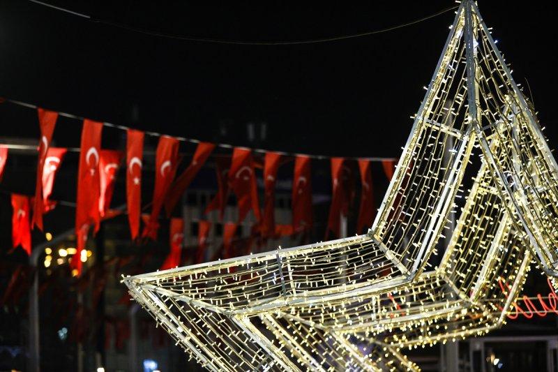 İstanbul'da yılbaşı hazırlıkları devam ediyor