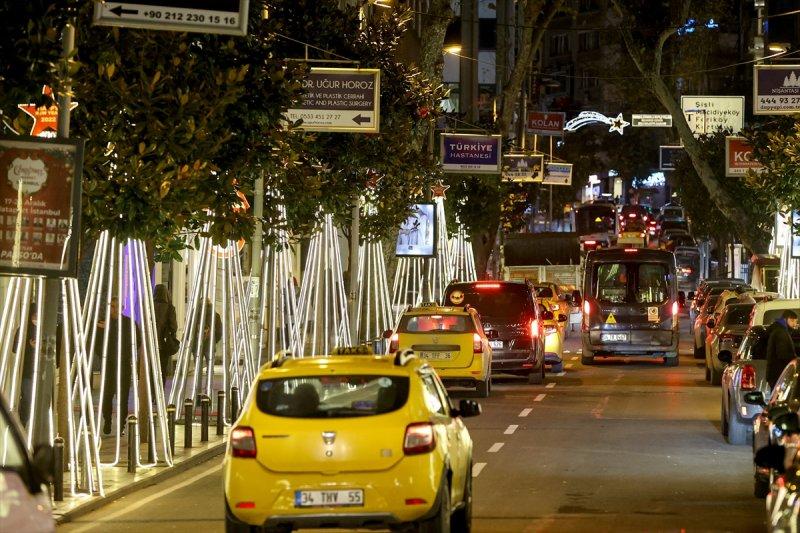 İstanbul'da yılbaşı hazırlıkları devam ediyor