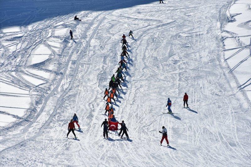 Hakkari'de kayak sezonu başladı