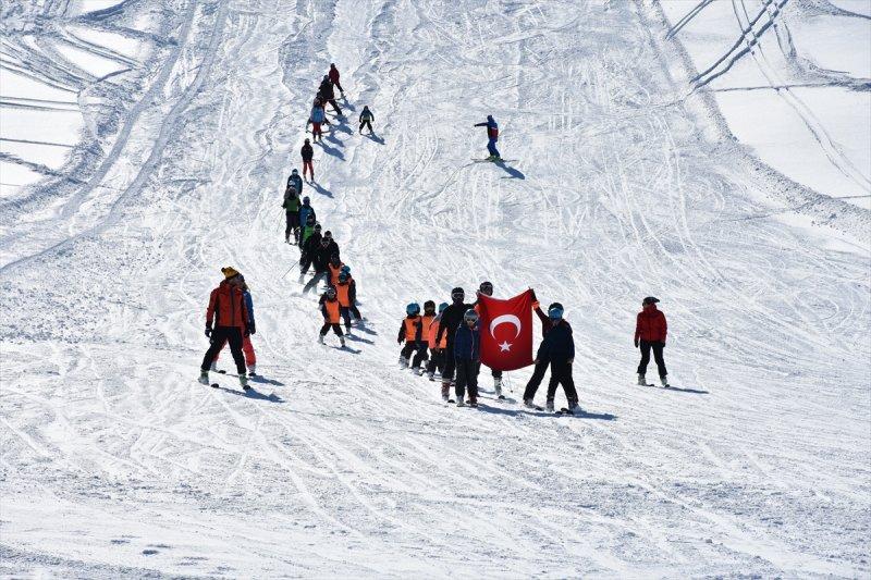 Hakkari'de kayak sezonu başladı