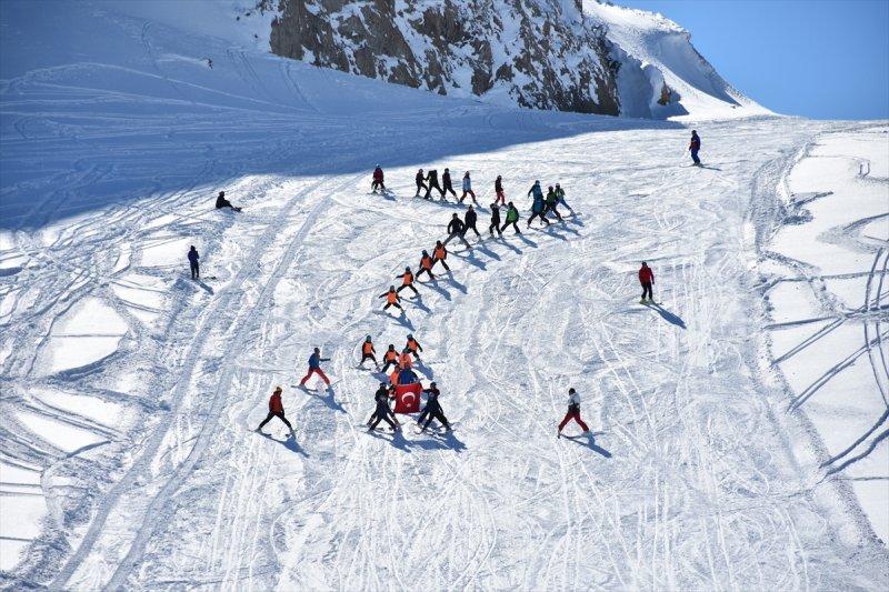 Hakkari'de kayak sezonu başladı