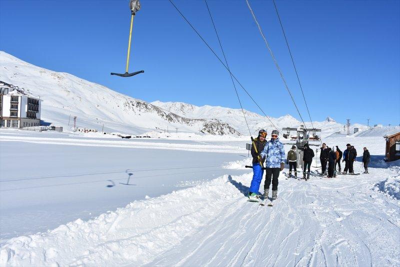 Hakkari'de kayak sezonu başladı