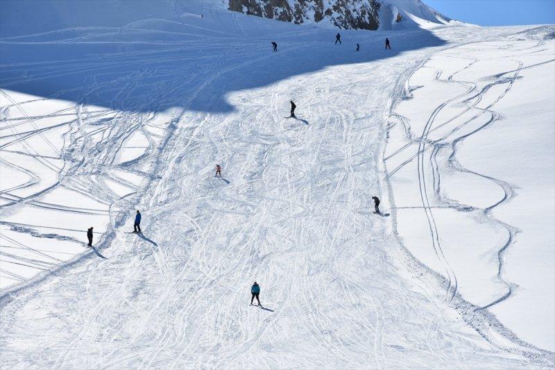 Hakkari'de kayak sezonu başladı