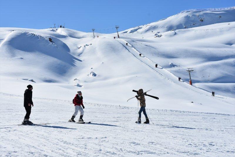 Hakkari'de kayak sezonu başladı