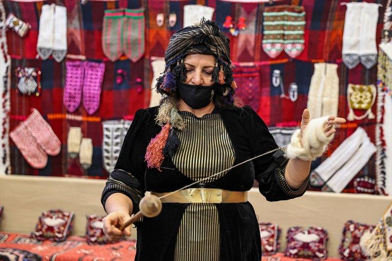 Van'da Ahilik sergisinde geçmişe yolculuk