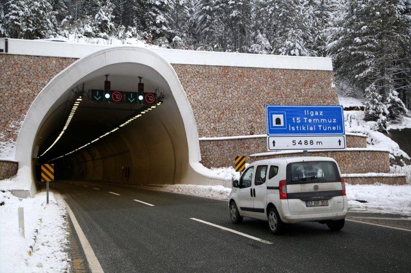 Ekonomiye katkı sağlayan Ilgaz Tüneli'nden kareler