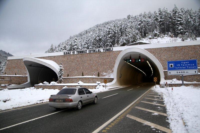 Ekonomiye katkı sağlayan Ilgaz Tüneli'nden kareler