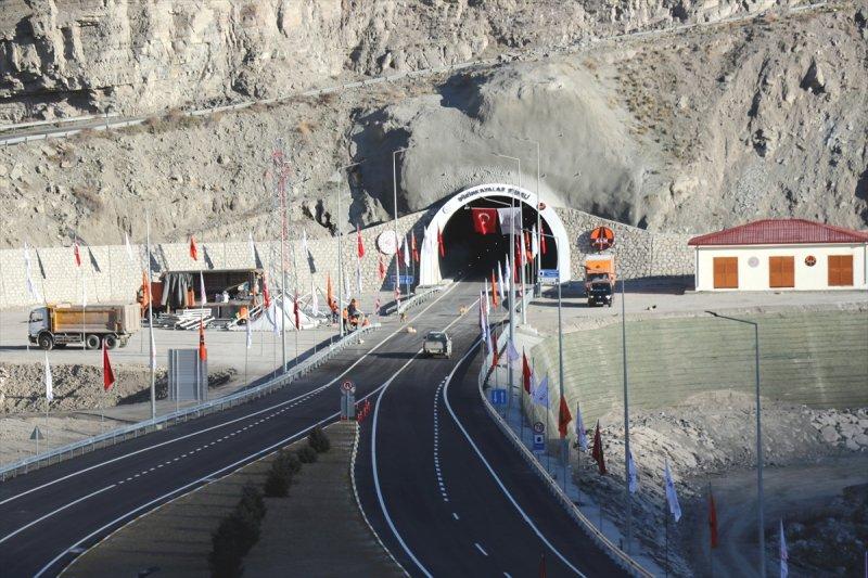 Bugün açılışı yapılan Pirinkayalar Tüneli'nden fotoğraflar