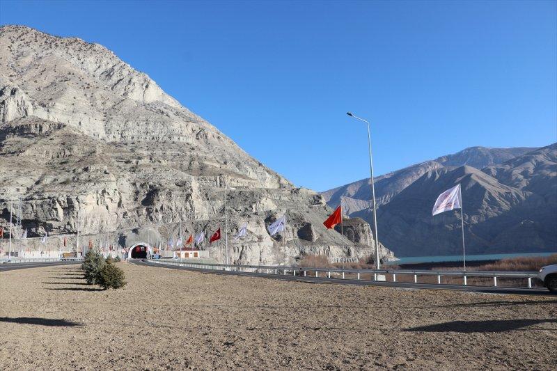 Bugün açılışı yapılan Pirinkayalar Tüneli'nden fotoğraflar