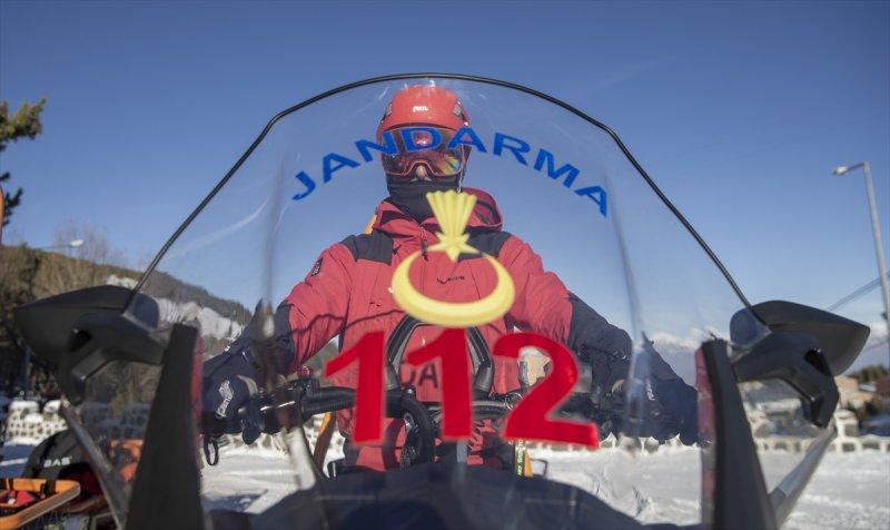 Mehmetçik Palandöken Dağı'nda çığ tatbikatı gerçekleştirdi