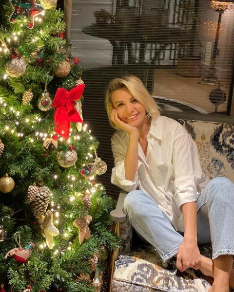 Ünlülerin yılbaşı paylaşımları