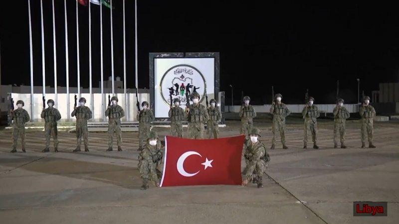 Mehmetçik'ten 2022 mesajı: Mutlu yıllar Türkiyem